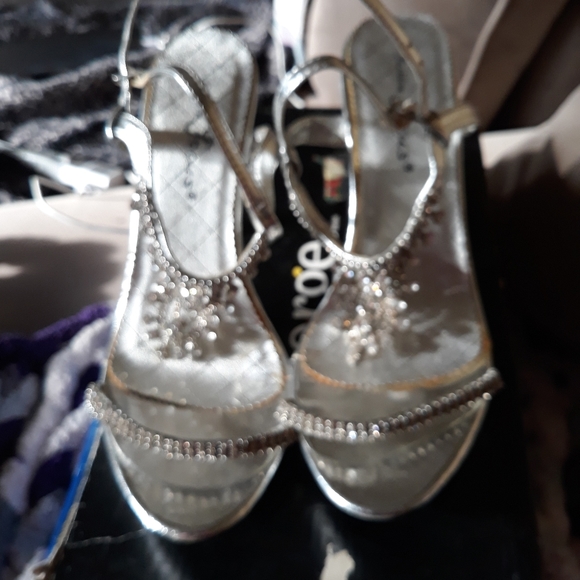 Purple sling backs, size 7, wild rose, satin, with rhinestones - Picture 5 of 8